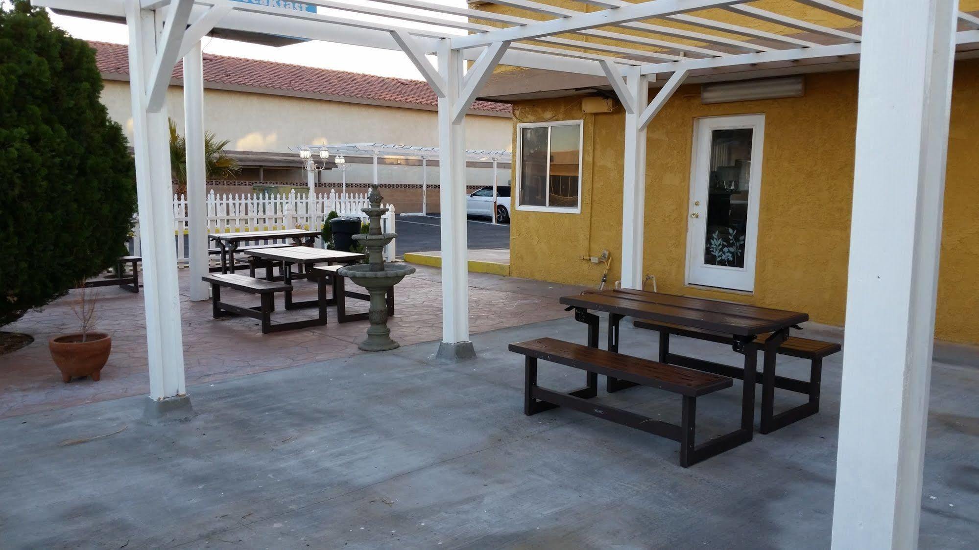 Hotel Europa Ridgecrest CA - W Upjohn Ave Exterior foto
